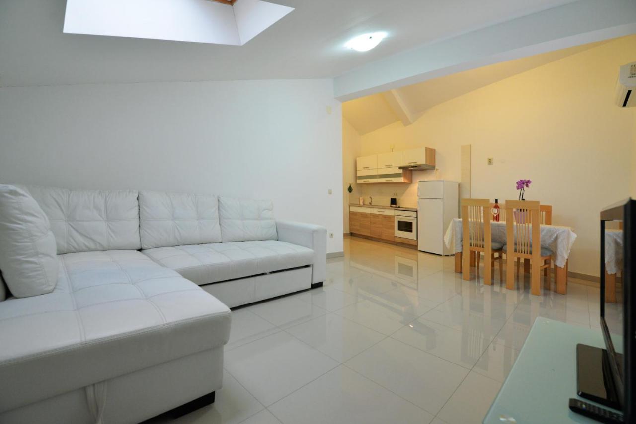 Apartmani Vedrana, Murter Exterior foto