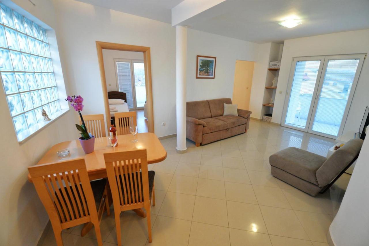Apartmani Vedrana, Murter Exterior foto