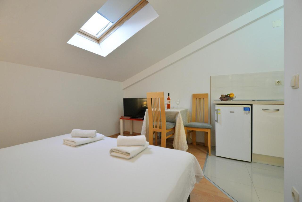 Apartmani Vedrana, Murter Exterior foto