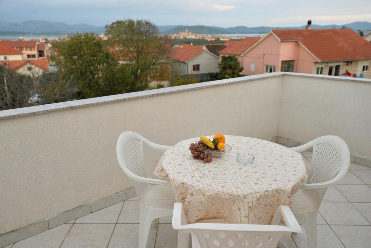 Apartmani Vedrana, Murter Exterior foto