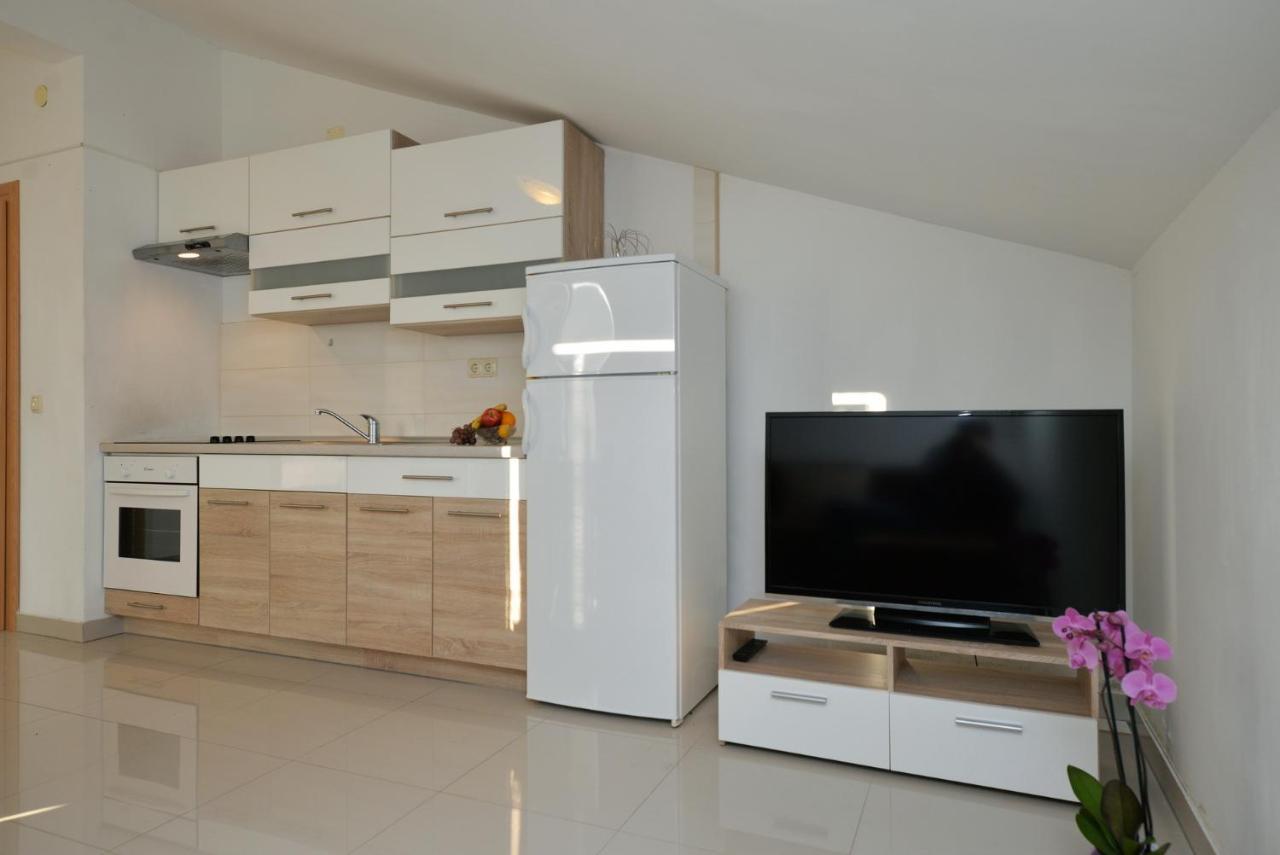 Apartmani Vedrana, Murter Exterior foto